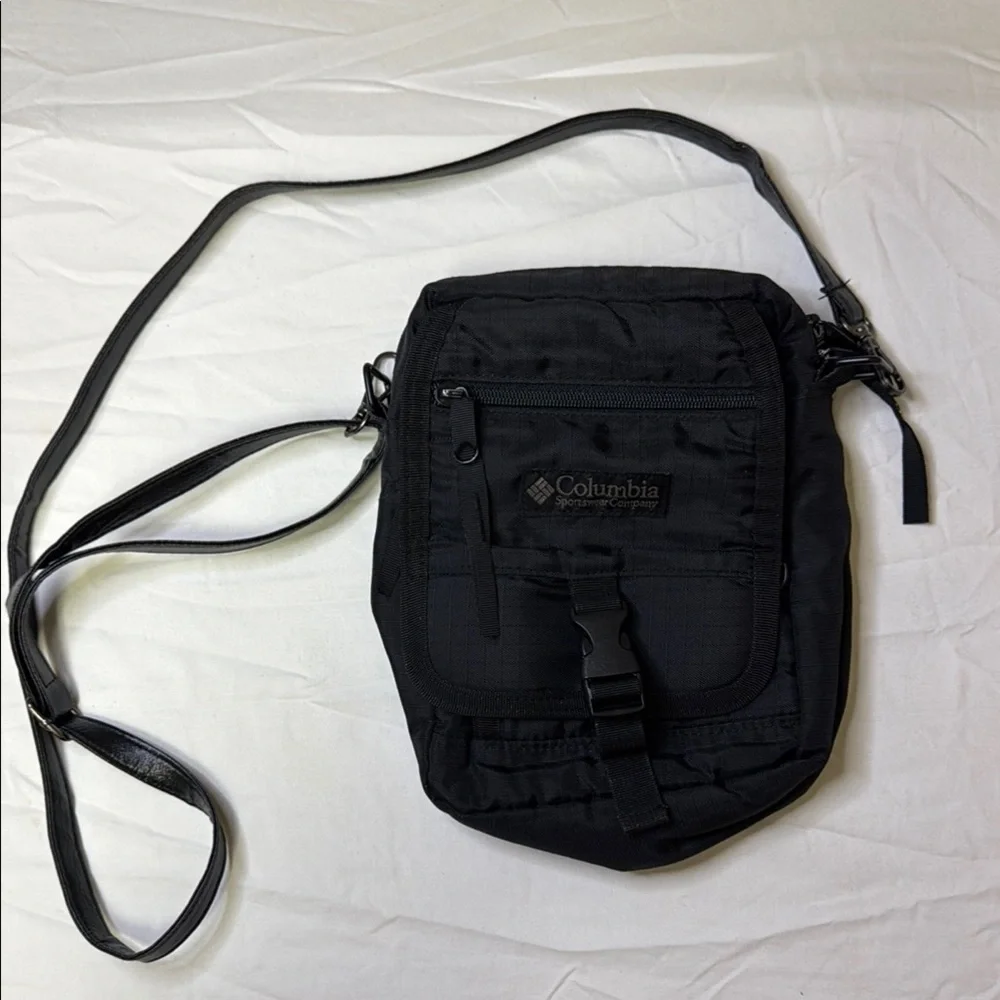 Columbia Black Compact Crossbody Bag with‎ Adjustable Strap